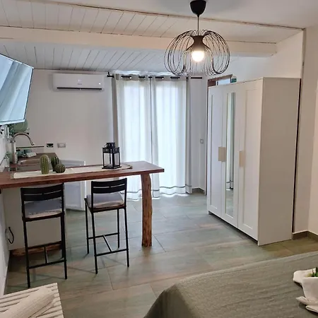 House Apartment *