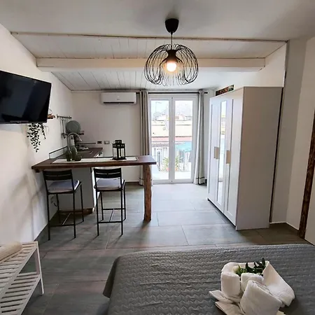 House Apartment *